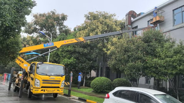 武昌高空作業(yè)車(chē)出租，徐東大街18米登高車(chē)租賃